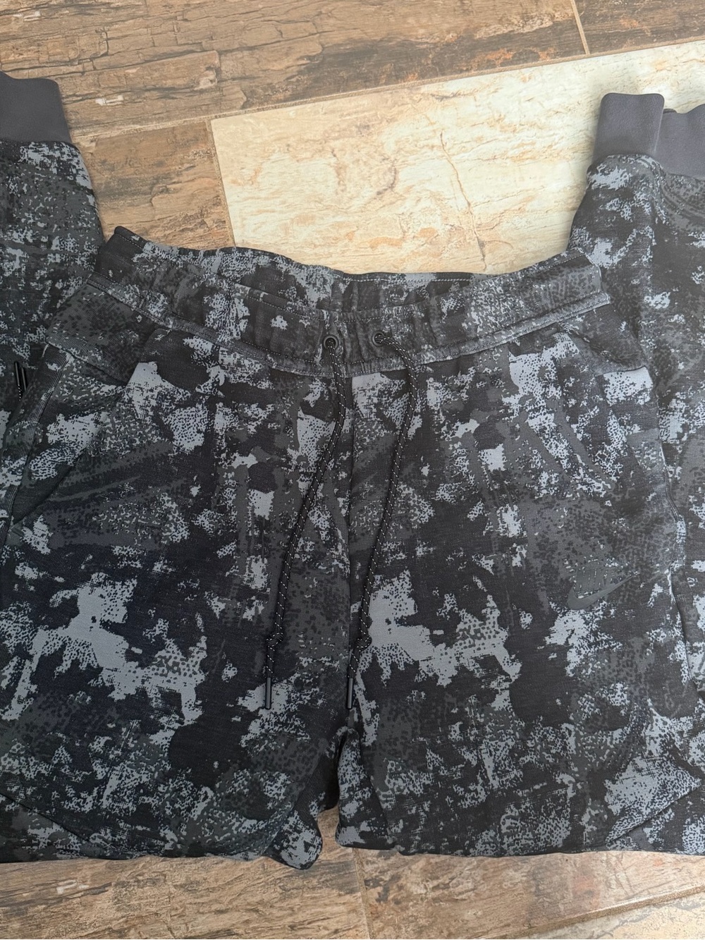 Nike Tech Men's Black & Gray Joggers